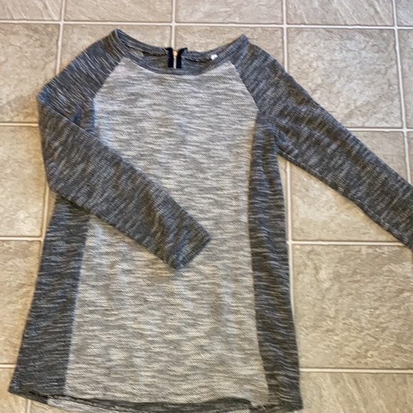 Empire Sweater - Picture 2 of 4